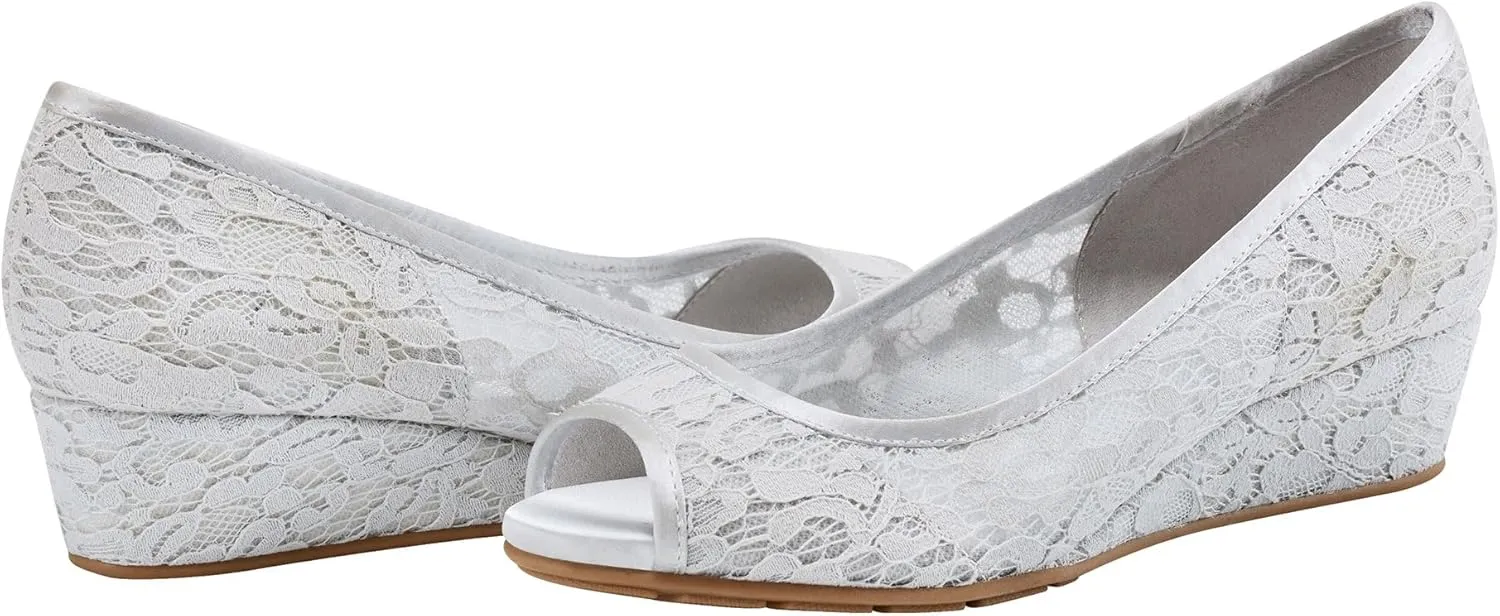 Bandolino Women's Candras Pump