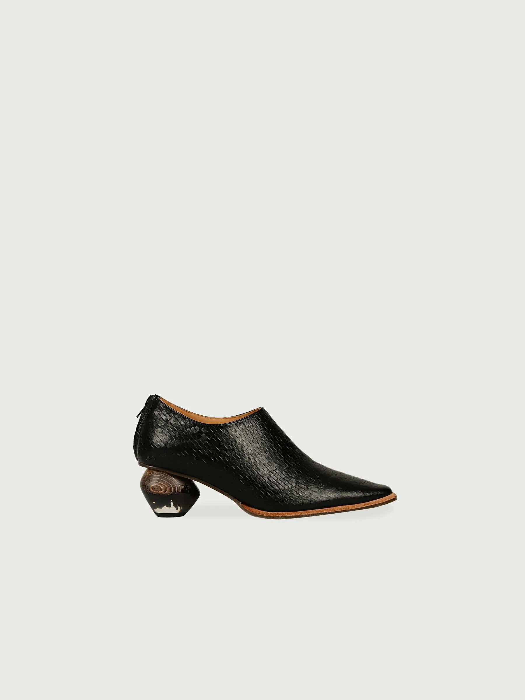 Pointed Ground Heels